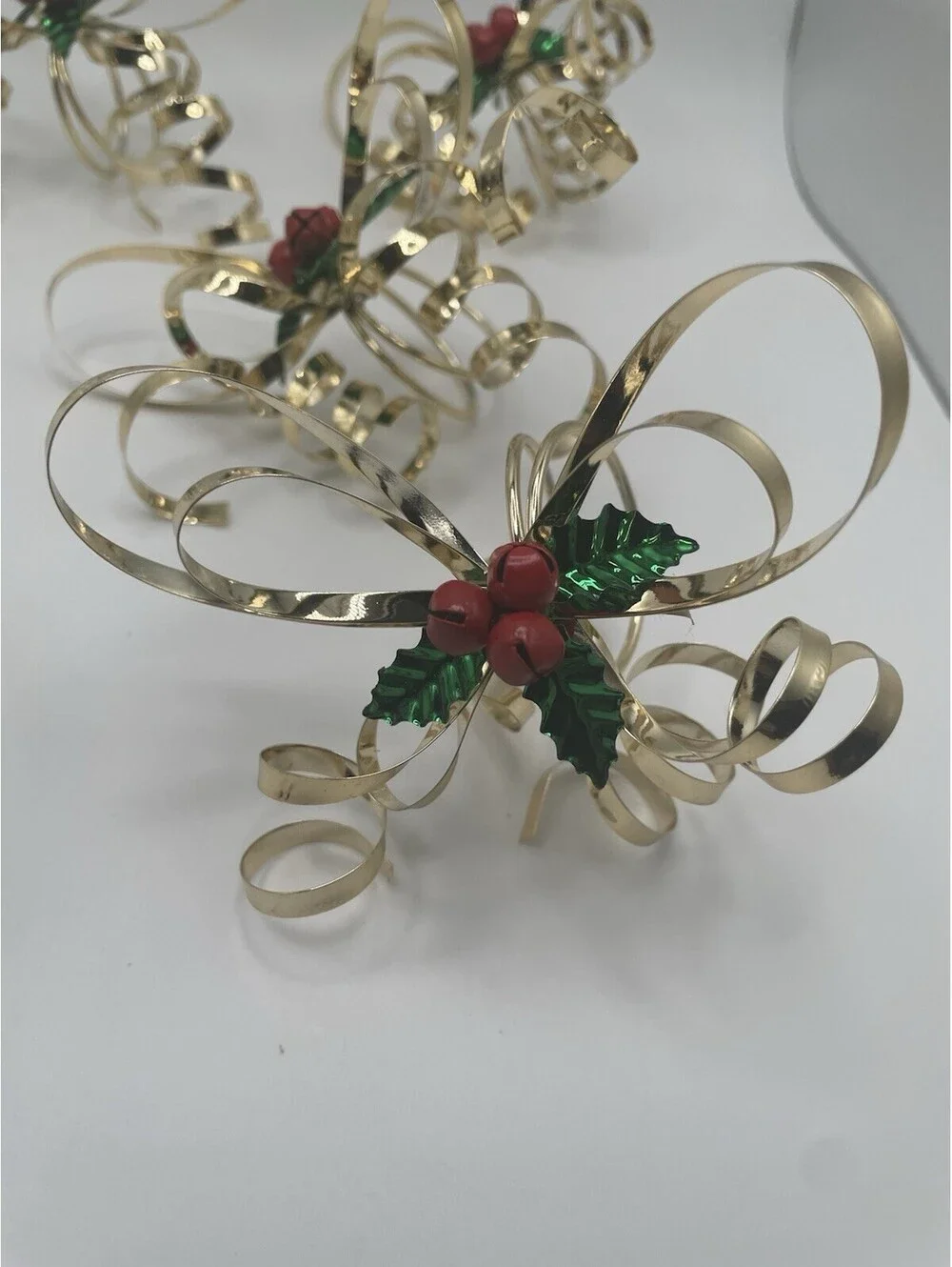 Vtg Metallic Gold Bow With Holly Berry Napkin Rings Set Of 7